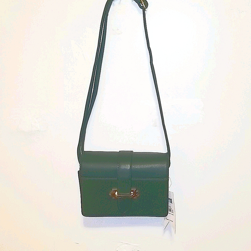 Super Cute satchel in Hunter Green. NWT